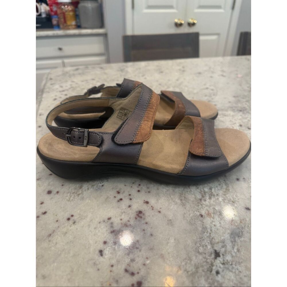 SAS Bronze & Silver Leather Sandals sz 10